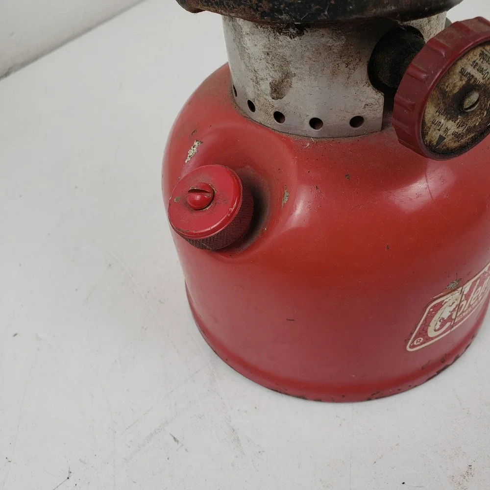 Vintage Coleman 200A Red Lantern Single Mantle Gas Camping Light 10/68